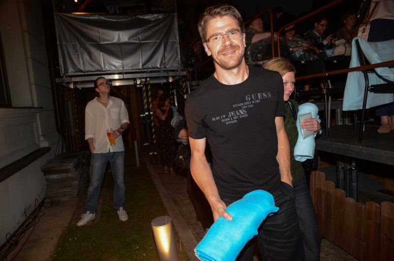 Z představení V nouzi poznáš přítele (Foto: Jiří Holomíček)