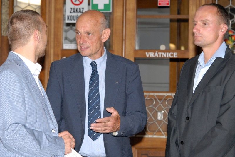 U příležitosti šedesátého výročí své činnosti uspořádal Aeroklub Plzeň - Letkov v mázhauzu radnice (6.8.2012) tematickou výstavu. Na 36 panelech mapuje historii klubu i letectví v Plzni. Návštěvníci se dále mohou blíže seznámit se sportovními úspěchy jeho členů, všemi letadly a kluzáky, které na letišti létaly, i výstavbou letkovského letiště. Nechybí ani fotoreportáž z historického setkání Zdeňka Svěráka a generála Antonína Lišky, které se v Letkově uskutečnilo v souvislosti s přípravou scénáře k úspěšnému filmu Tmavomodrý svět.