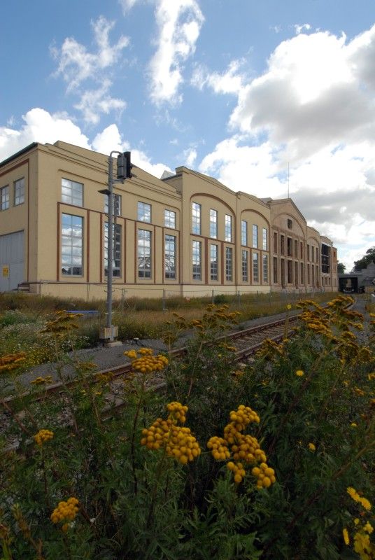 Stavebníci i zaměstnanci Techmanie intenzivně pracují na dokončení projektu rozšíření plzeňského science centra. Díky němu v areálu bývalé Škodovky vznikne plocha pro nové expozice a zároveň v Plzni chybějící planetárium s promítacím sálem, který bude vybaven moderní 3D promítací technologií. Rychle postupující stavbu si v doprovodu zástupců stavební firmy a ředitele Techmanie Vlastimila Voláka v úterý (7.8.2012) dopoledne prohlédli primátor Martin Baxa a radní Irena Rottová.