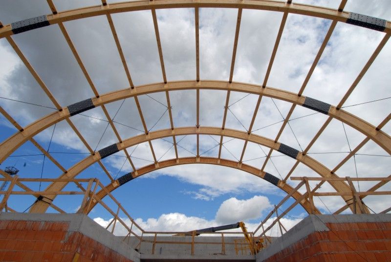 Stavebníci i zaměstnanci Techmanie intenzivně pracují na dokončení projektu rozšíření plzeňského science centra. Díky němu v areálu bývalé Škodovky vznikne plocha pro nové expozice a zároveň v Plzni chybějící planetárium s promítacím sálem, který bude vybaven moderní 3D promítací technologií. Rychle postupující stavbu si v doprovodu zástupců stavební firmy a ředitele Techmanie Vlastimila Voláka v úterý (7.8.2012) dopoledne prohlédli primátor Martin Baxa a radní Irena Rottová.