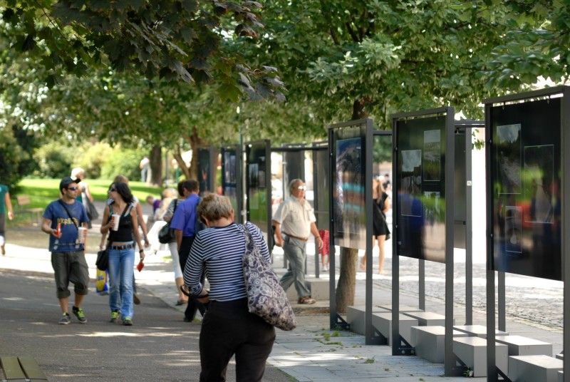 Pamětní medaili a list předal v pondělí (13.8.2012) odpoledne primátor Martin Baxa společně s bývalým primátorem Jiřím Šnebergerem při vzpomínkovém setkání na ničivou povodeň v roce 2002 zástupcům organizací, společností a jednotlivcům, kteří se významnou měrou podíleli na zvládnutí krizové situace a odstraňování škod.