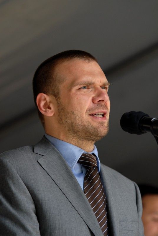 Pamětní medaili a list předal v pondělí (13.8.2012) odpoledne primátor Martin Baxa společně s bývalým primátorem Jiřím Šnebergerem při vzpomínkovém setkání na ničivou povodeň v roce 2002 zástupcům organizací, společností a jednotlivcům, kteří se významnou měrou podíleli na zvládnutí krizové situace a odstraňování škod.