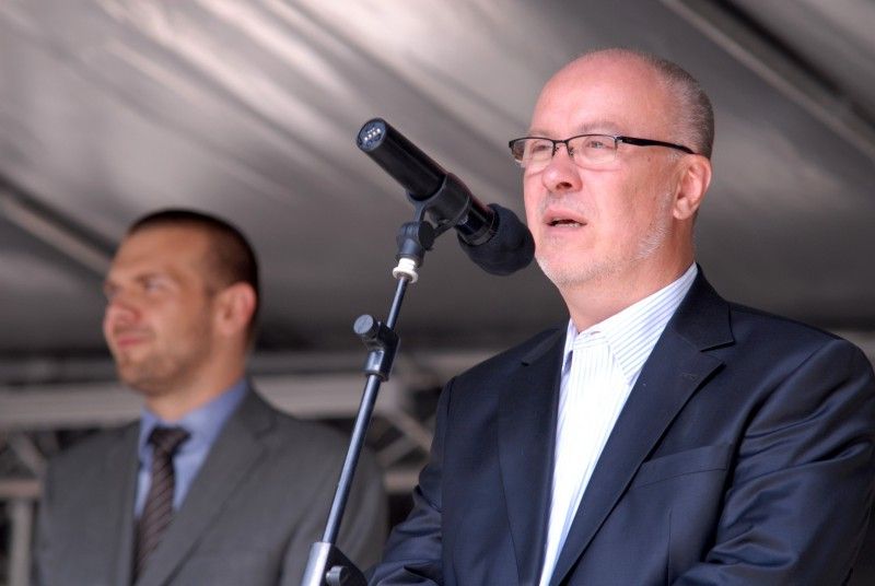 Pamětní medaili a list předal v pondělí (13.8.2012) odpoledne primátor Martin Baxa společně s bývalým primátorem Jiřím Šnebergerem při vzpomínkovém setkání na ničivou povodeň v roce 2002 zástupcům organizací, společností a jednotlivcům, kteří se významnou měrou podíleli na zvládnutí krizové situace a odstraňování škod.