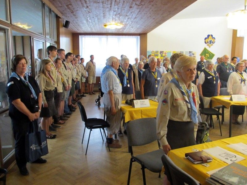 Jedna z nevýznamnějších akcí stoletého skautského jubilea 7. konference Středoevropského subregionu ISGF – Mezinárodního společenství skautů a skautek byla ve čtvrtek 16. srpna 2012 za účasti primátora Martina Baxy slavnostně zahájena v areálu Středního odborného učiliště elektrotechnického ve Skvrňanech. (foto: B. Zelenková)