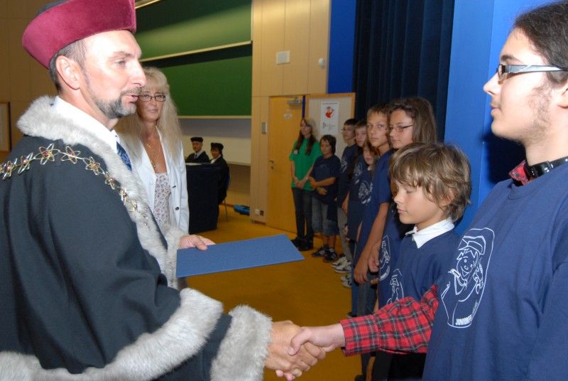 Fakulta elektrotechnická uspořádala již šestý ročník dětské univerzity JuniorFEL