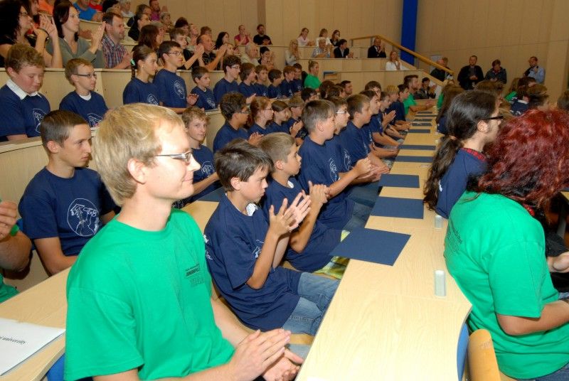 Celkem 57 mladých techniků absolvovalo tento týden dětskou univerzitu s názvem JuniorFEL, kterou již šestým rokem pořádá Fakulta elektrotechnická Západočeské univerzity. Hlavním tématem letošního ročníku bylo efektivní využití energií. (Foto 31.8.2012)