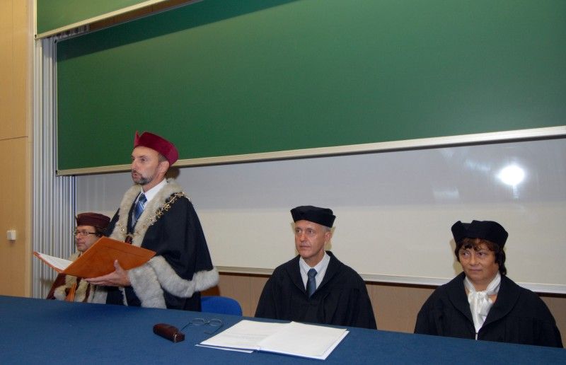 Celkem 57 mladých techniků absolvovalo tento týden dětskou univerzitu s názvem JuniorFEL, kterou již šestým rokem pořádá Fakulta elektrotechnická Západočeské univerzity. Hlavním tématem letošního ročníku bylo efektivní využití energií. (Foto 31.8.2012)