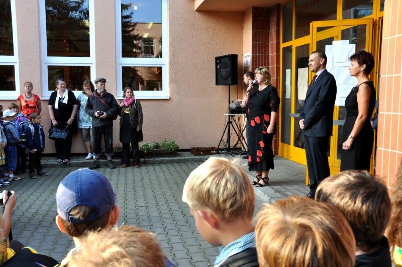 U příležitosti zahájení nového školního roku navštívil 3. září 2012 primátor Martin Baxa 15. základní školu na Skvrňanech
