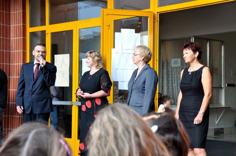 U příležitosti zahájení nového školního roku navštívil 3. září 2012 primátor Martin Baxa 15. základní školu na Skvrňanech