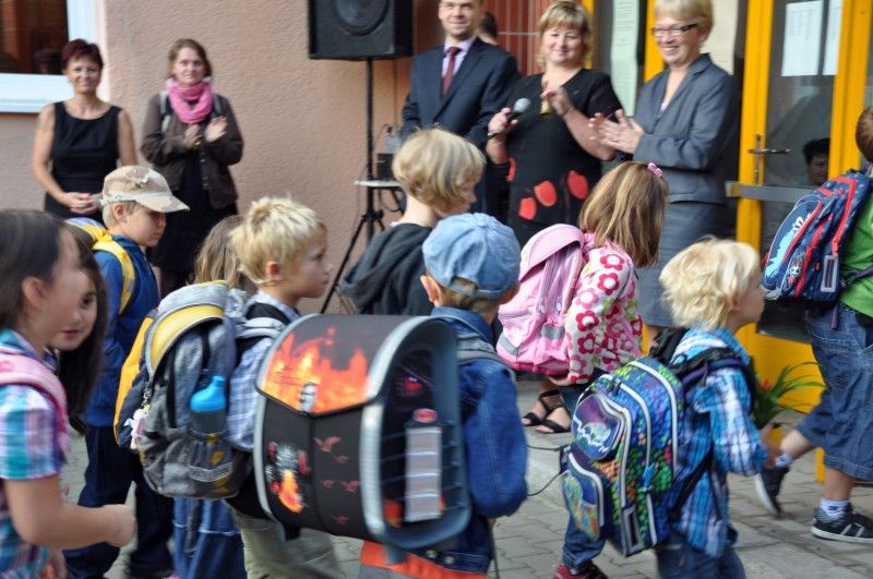 U příležitosti zahájení nového školního roku navštívil 3. září 2012 primátor Martin Baxa 15. základní školu na Skvrňanech