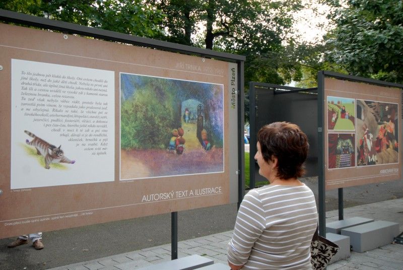 Slavnostní zahájení výstavy se uskutečnilo v pondělí (3.9.2012) odpoledne za účasti náměstkyně primátora pro kulturu Evy Herinkové. „Jiří Trnka je velkou osobností pocházející od nás z Plzně a takováto výročí je třeba si připomínat. Jsem velice ráda, že se výstavu podařilo zorganizovat, a velice mne těší, že zde vidím potomky Jiřího Trnky,“ uvedla při slavnostním zahájení náměstkyně Herinková.