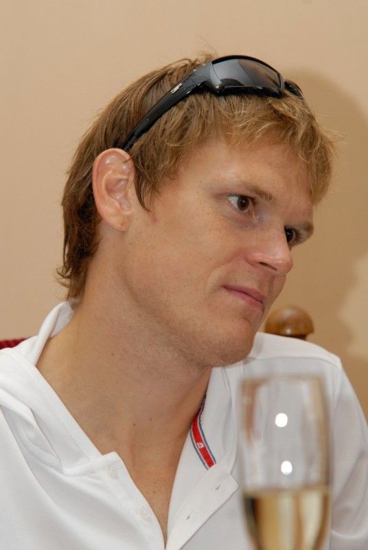 Šest účastníků olympiády v Londýně, čtyři střelce, triatlonistu a dráhového cyklistu, kteří mají blízký vztah k plzeňskému regionu, přijali v pátek (7.9.2012) po poledni na radnici primátor Martin Baxa a náměstkyně Eva Herinková. Cílem setkání bylo především sportovcům poděkovat za výbornou reprezentaci města a regionu na XXX. letních olympijských hrách, které bezesporu patřily k největším sportovním událostem letošního roku. (Adéla Sýkorová (střelba), Lenka Marušková (střelba), Přemysl Švarc (triatlon), Martin Podhráský (střelba), Petr Kelemen (dráhová cyklistika) a Martin Strnad (střelba))