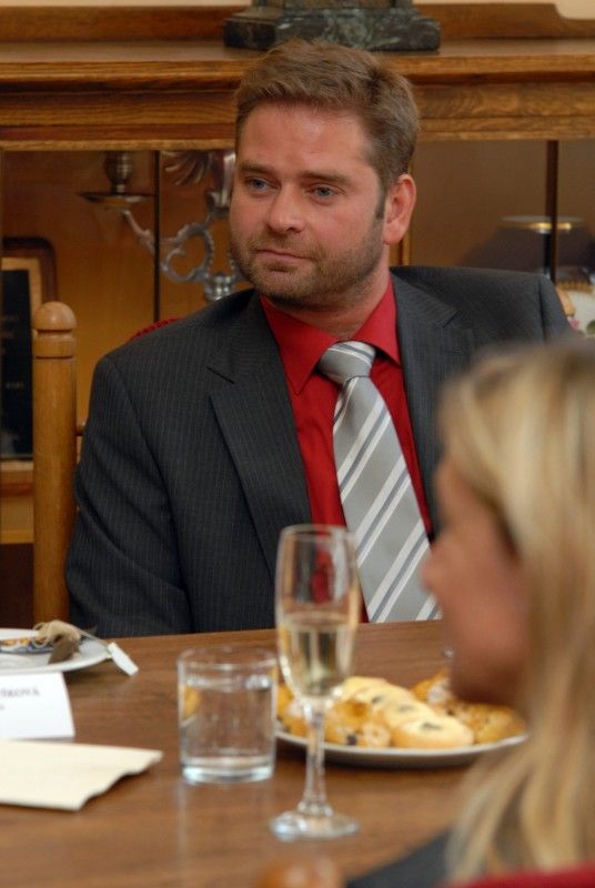 Šest účastníků olympiády v Londýně, čtyři střelce, triatlonistu a dráhového cyklistu, kteří mají blízký vztah k plzeňskému regionu, přijali v pátek (7.9.2012) po poledni na radnici primátor Martin Baxa a náměstkyně Eva Herinková. Cílem setkání bylo především sportovcům poděkovat za výbornou reprezentaci města a regionu na XXX. letních olympijských hrách, které bezesporu patřily k největším sportovním událostem letošního roku. (Adéla Sýkorová (střelba), Lenka Marušková (střelba), Přemysl Švarc (triatlon), Martin Podhráský (střelba), Petr Kelemen (dráhová cyklistika) a Martin Strnad (střelba))