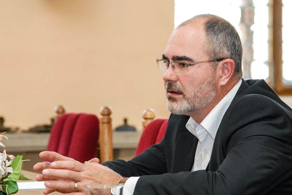 O výměně zkušeností a založení spolupráce v několika oblastech jednal dnes (1.7.2016) primátor města Plzně Martin Zrzavecký s generálním konzulem Ruské federace v Karlových Varech Michailem Nikolajevičem Ledeňovem.