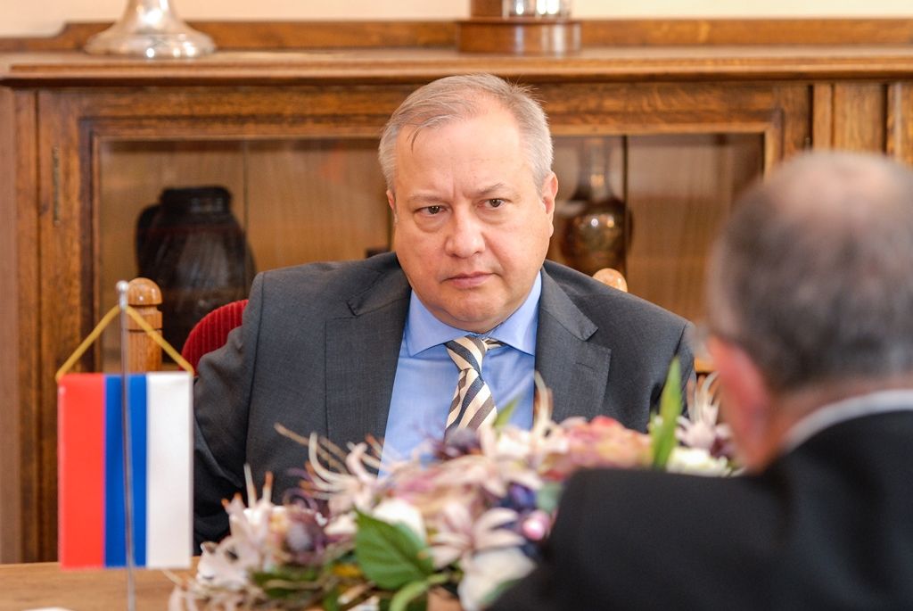 O výměně zkušeností a založení spolupráce v několika oblastech jednal dnes (1.7.2016) primátor města Plzně Martin Zrzavecký s generálním konzulem Ruské federace v Karlových Varech Michailem Nikolajevičem Ledeňovem.