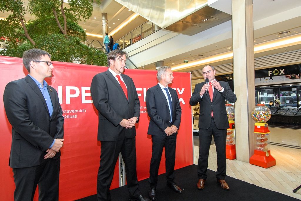 Finpex ocenil nejlepší investiční počiny, veřejnosti otevřel výstavu (foto: M. Pecuch, 5.10.2016)