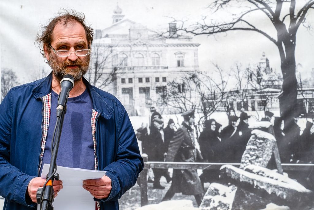 Čtení jmen obětí holocaustu 2018 v Plzni