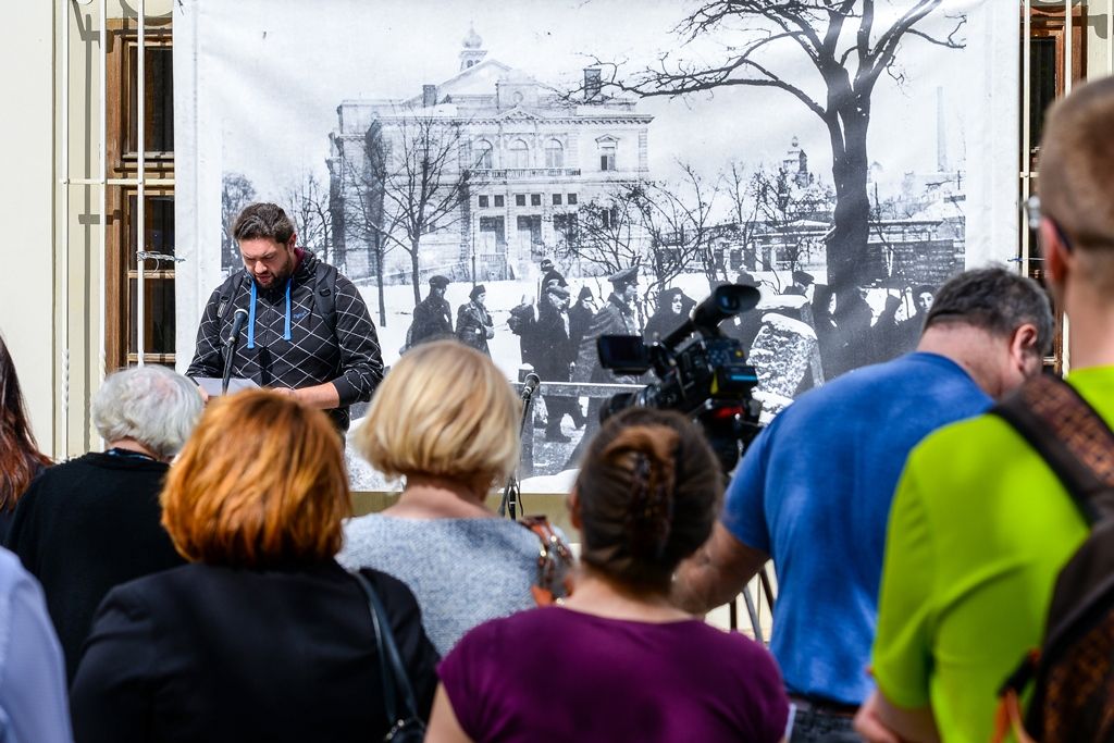 Čtení jmen obětí holocaustu 2018 v Plzni