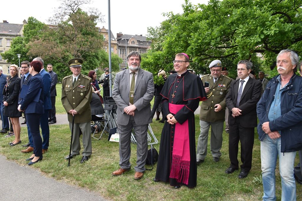 Pietní akt na náměstí Míru (foto: A.Jarošová, 3.5.2018)