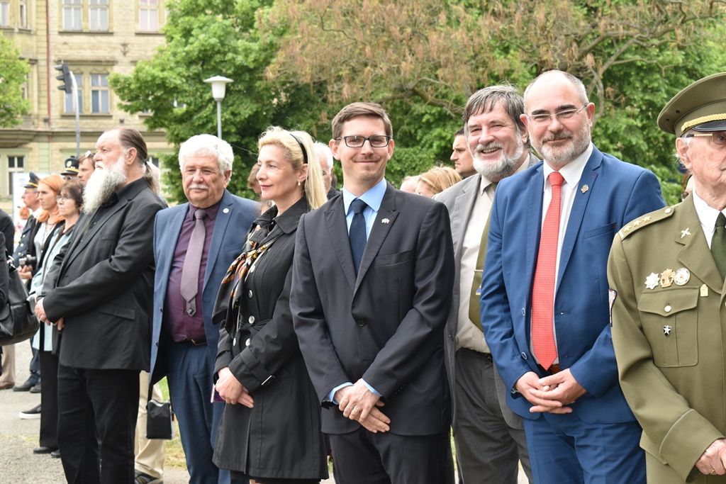 Pietní akt na náměstí Míru (foto: A.Jarošová, 3.5.2018)