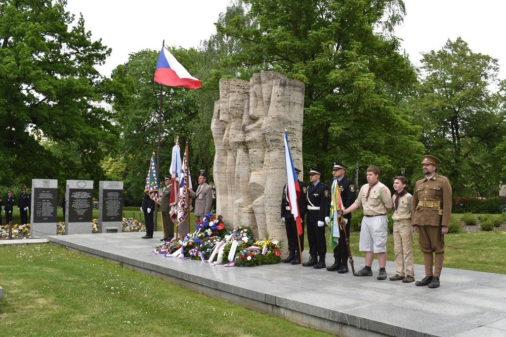 Pietní akt na náměstí Míru (foto: A.Jarošová, 3.5.2018)