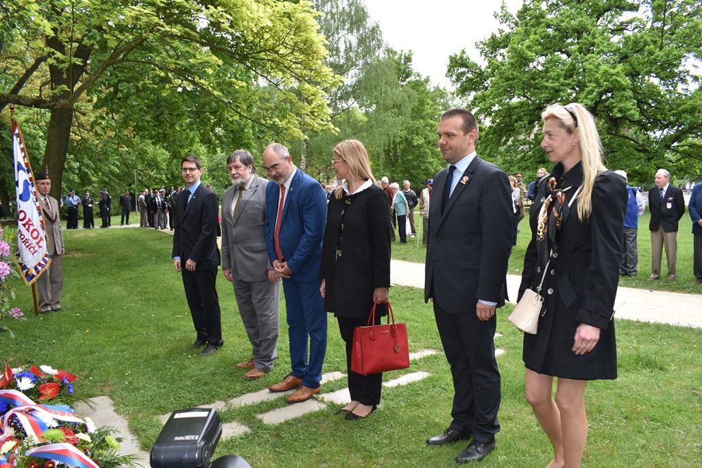 Pietní akt na náměstí Míru (foto: A.Jarošová, 3.5.2018)