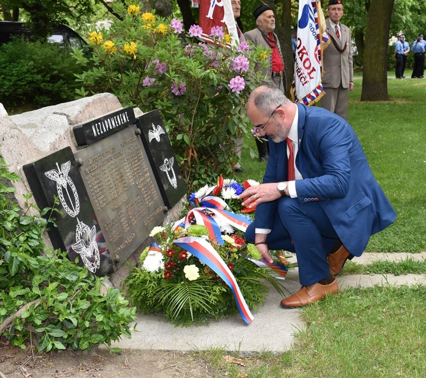 Pietní akt na náměstí Míru (foto: A.Jarošová, 3.5.2018)