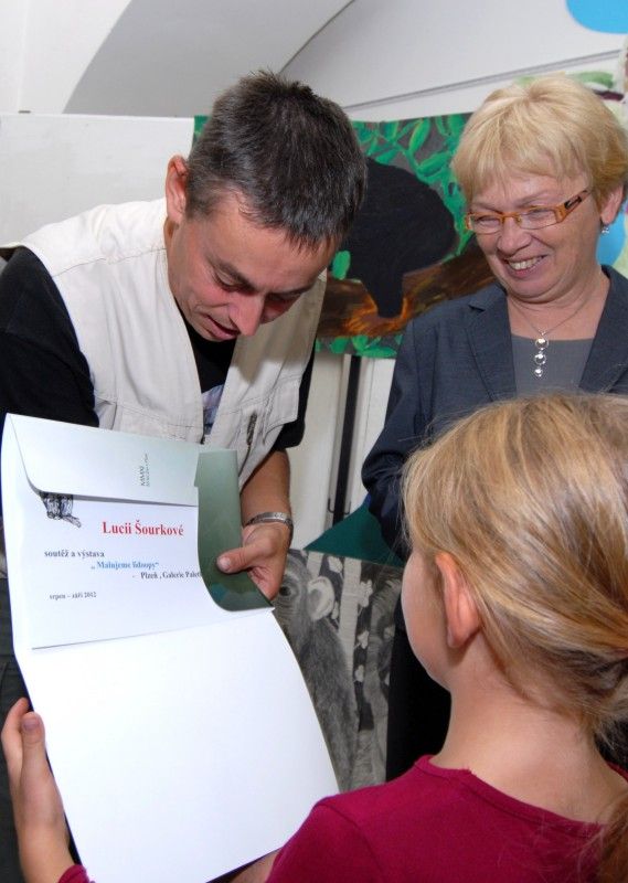 Soutěžilo se v osmi kategoriích: děti předškolního věku, I. stupeň základních škol, II. stupeň základních škol, osmiletá gymnázia, družiny mládeže, speciální školy a dětské domovy, základní umělecké školy. Do akce se zapojila celá řada škol a dětí, a to nejen z Plzně, ale z celého kraje. Přihlášeno bylo velké množství kvalitních prací využívajících nejrůznějších výtvarných technik. Porota tak při vybírání těch nejlepších neměla lehký úkol. (12.9.2012)