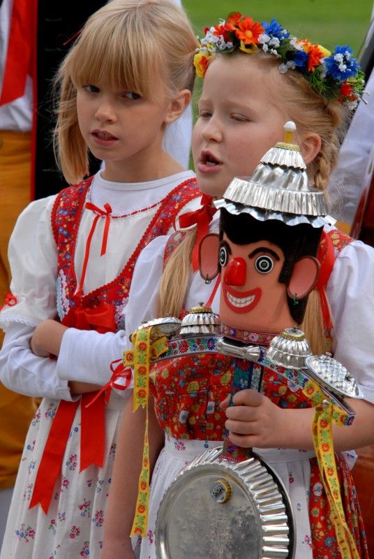 Po dvou letech postupných úprav se veřejnosti otevírá (13.9.2012) Mikulášské náměstí. Parkový ráz získalo místo, kde se dříve nacházelo hřiště a městská ohrada, v roce 1902. Přes výrazné kompoziční změny v minulých desetiletích jej nynější obnova vrací k prvotní podobě. Je zachována původní dispozice včetně lipových alejí.