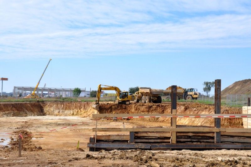 Stavbu výzkumného a vzdělávacího centra za 1,6 miliardy korun zahájila v pátek 14. září 2012 oficiálně Fakulta aplikovaných věd Západočeské univerzity v Plzni. (foto: Z. Kubalová)
