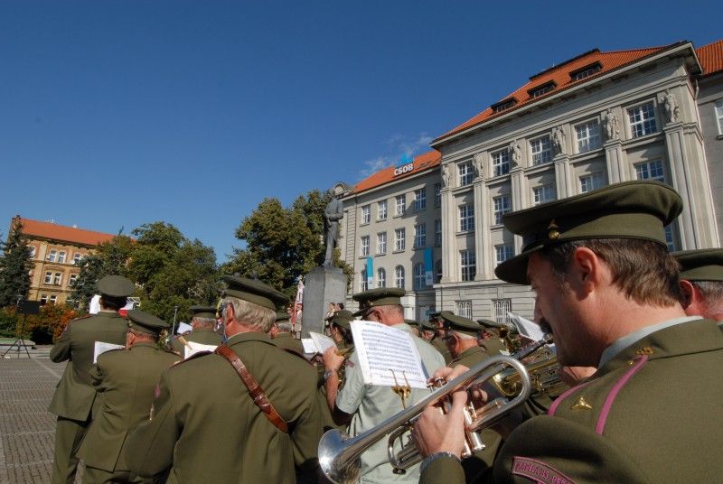 Vzpomínkové (14.9.2012) setkání se uskutečnilo za přítomnosti představitelů města a desítek občanů.