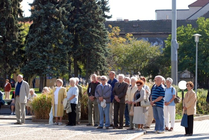 Vzpomínkové (14.9.2012) setkání se uskutečnilo za přítomnosti představitelů města a desítek občanů.