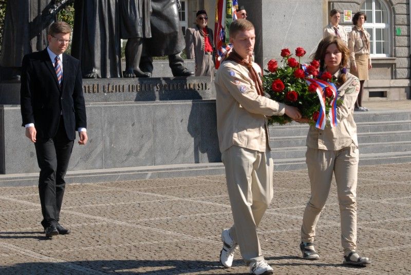 Vzpomínkové (14.9.2012) setkání se uskutečnilo za přítomnosti představitelů města a desítek občanů.