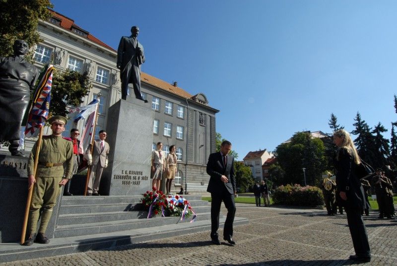 Vzpomínkové (14.9.2012) setkání se uskutečnilo za přítomnosti představitelů města a desítek občanů.