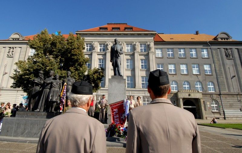 Vzpomínkové (14.9.2012) setkání se uskutečnilo za přítomnosti představitelů města a desítek občanů.
