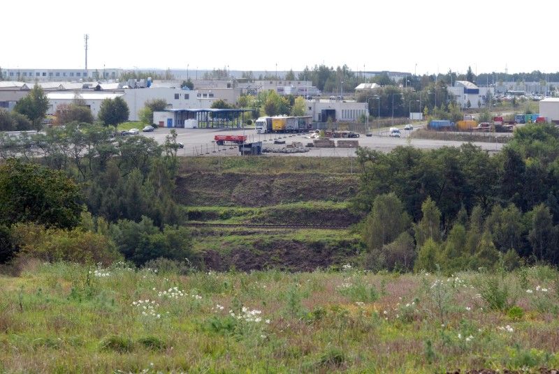 První etapa výstavby zahrnuje úsek od Domažlické ulice přes Slovanské údolí až ke Křimické ulici. (19.9.2012)