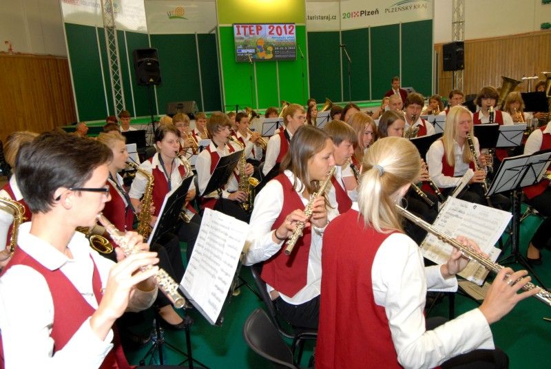 Více než sto našich a zahraničních vystavovatelů se sjelo (20.9.2012) do Městské sportovní haly na Slovanech, aby v Plzni představili kompletní informace o svých destinacích na veletrhu ITEP.