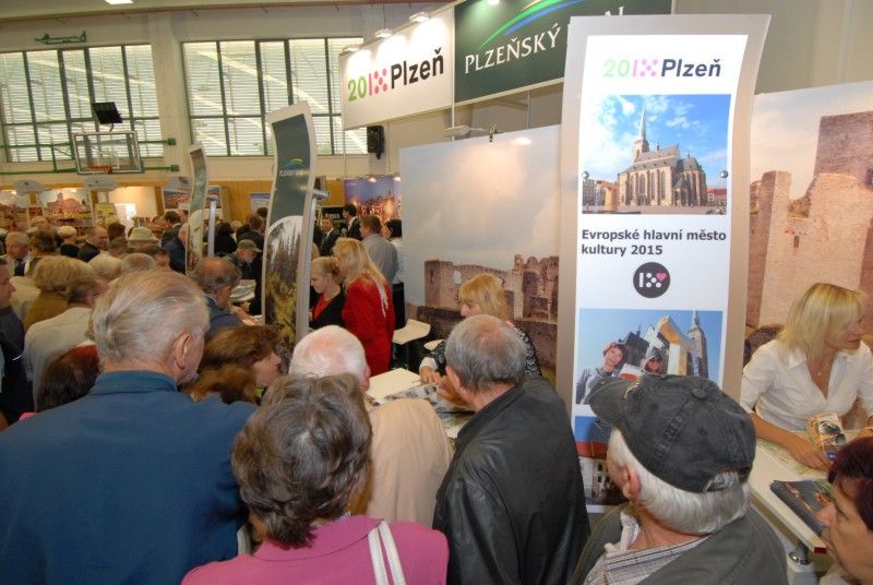 Více než sto našich a zahraničních vystavovatelů se sjelo (20.9.2012) do Městské sportovní haly na Slovanech, aby v Plzni představili kompletní informace o svých destinacích na veletrhu ITEP.