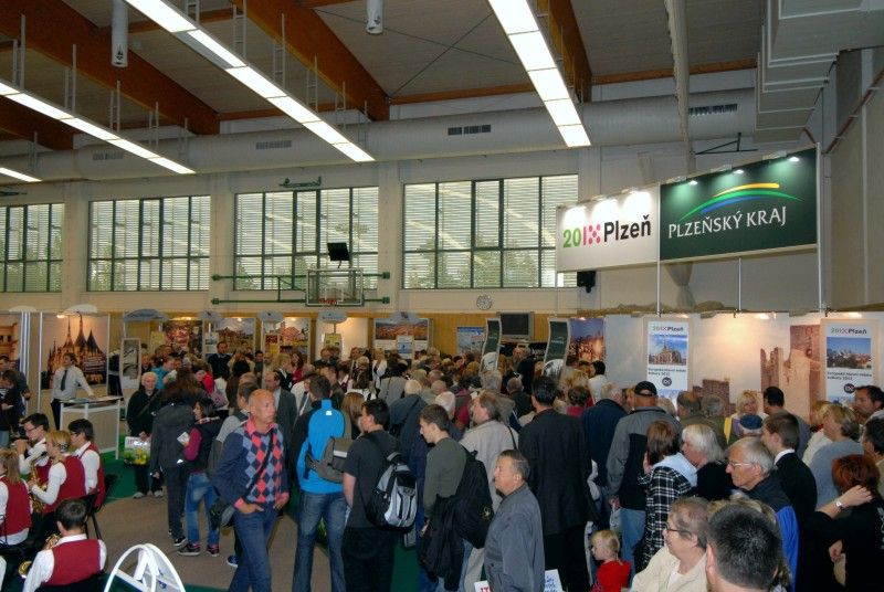 Více než sto našich a zahraničních vystavovatelů se sjelo (20.9.2012) do Městské sportovní haly na Slovanech, aby v Plzni představili kompletní informace o svých destinacích na veletrhu ITEP.