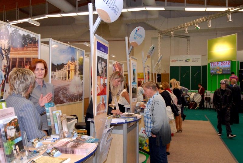 Více než sto našich a zahraničních vystavovatelů se sjelo (20.9.2012) do Městské sportovní haly na Slovanech, aby v Plzni představili kompletní informace o svých destinacích na veletrhu ITEP.