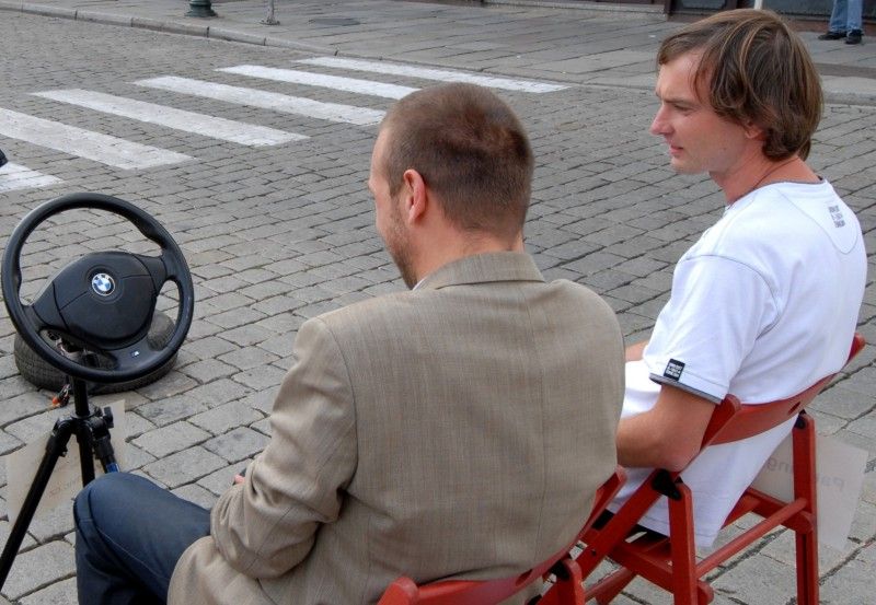 Zcela netradiční využití získala v pátek 21. září 2012 parkovací stání přibližně na deseti místech v centru města. Místo zaparkovaných aut se z nich stala příjemná zákoutí určená k relaxaci. Za cenu obvyklou za parkování v dané lokalitě bylo možné si přímo na silnici otevřít například malou kavárnu. O zajímavé atmosféře se v průběhu odpoledne přišel do ulic kolem náměstí Republiky přesvědčit i primátor Martin Baxa.