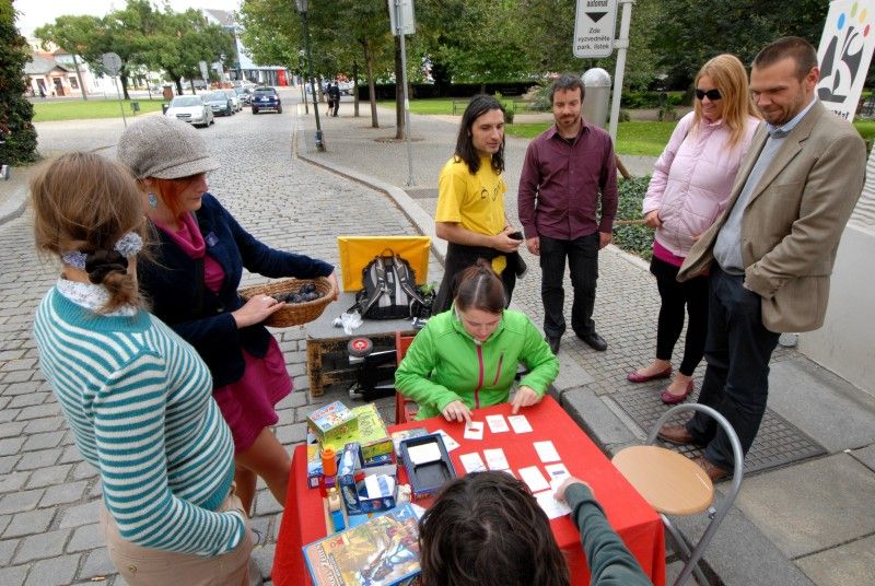 Zcela netradiční využití získala v pátek 21. září 2012 parkovací stání přibližně na deseti místech v centru města. Místo zaparkovaných aut se z nich stala příjemná zákoutí určená k relaxaci. Za cenu obvyklou za parkování v dané lokalitě bylo možné si přímo na silnici otevřít například malou kavárnu. O zajímavé atmosféře se v průběhu odpoledne přišel do ulic kolem náměstí Republiky přesvědčit i primátor Martin Baxa.