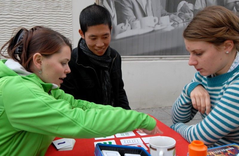 Zcela netradiční využití získala v pátek 21. září 2012 parkovací stání přibližně na deseti místech v centru města. Místo zaparkovaných aut se z nich stala příjemná zákoutí určená k relaxaci. Za cenu obvyklou za parkování v dané lokalitě bylo možné si přímo na silnici otevřít například malou kavárnu. O zajímavé atmosféře se v průběhu odpoledne přišel do ulic kolem náměstí Republiky přesvědčit i primátor Martin Baxa.