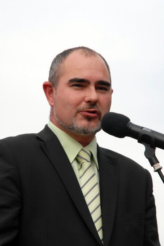 Po roce rekonstrukčních prací a stavebních úprav mohou Plzeňané od 24.9.2012 využívat další relaxační zónu v blízkosti centrální části města. Výrazná proměna území u soutoku řek Radbuzy a Mže nyní nabízí nevšední potenciál pro každodenní rekreaci a odpočinek. Projektem s celkovými náklady ve výši 71,6 milionu korun bez DPH se Plzni podařilo zhodnotit místo nejen z hlediska rekreačního a sportovního, ale i z hlediska ekologického a krajinného. Revitalizace území Štruncových sadů naplnila jednu z klíčových investic do kulturní a volnočasové infrastruktury spojené s projektem Plzeň – Evropské hlavní město kultury 2015.