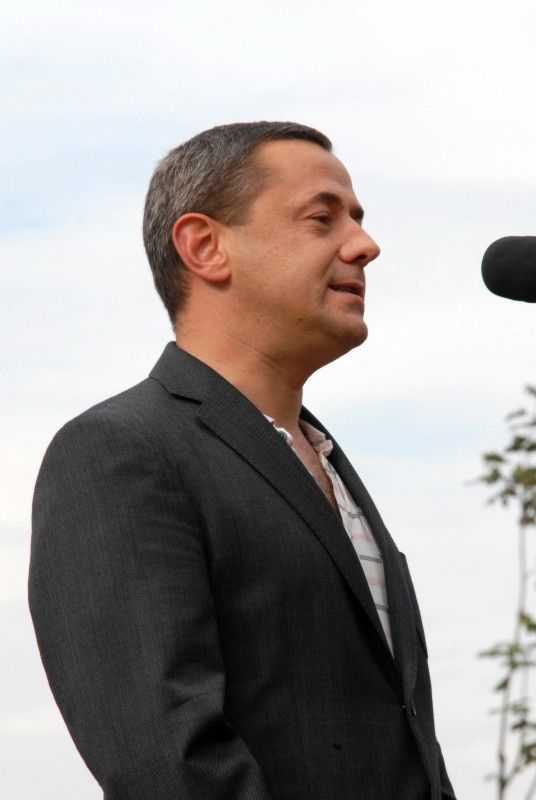 Po roce rekonstrukčních prací a stavebních úprav mohou Plzeňané od 24.9.2012 využívat další relaxační zónu v blízkosti centrální části města. Výrazná proměna území u soutoku řek Radbuzy a Mže nyní nabízí nevšední potenciál pro každodenní rekreaci a odpočinek. Projektem s celkovými náklady ve výši 71,6 milionu korun bez DPH se Plzni podařilo zhodnotit místo nejen z hlediska rekreačního a sportovního, ale i z hlediska ekologického a krajinného. Revitalizace území Štruncových sadů naplnila jednu z klíčových investic do kulturní a volnočasové infrastruktury spojené s projektem Plzeň – Evropské hlavní město kultury 2015.