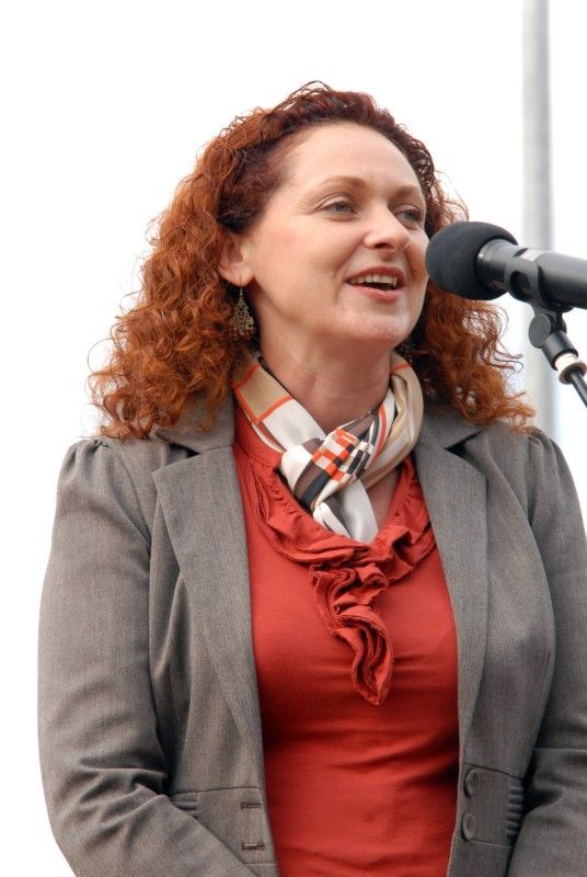 Po roce rekonstrukčních prací a stavebních úprav mohou Plzeňané od 24.9.2012 využívat další relaxační zónu v blízkosti centrální části města. Výrazná proměna území u soutoku řek Radbuzy a Mže nyní nabízí nevšední potenciál pro každodenní rekreaci a odpočinek. Projektem s celkovými náklady ve výši 71,6 milionu korun bez DPH se Plzni podařilo zhodnotit místo nejen z hlediska rekreačního a sportovního, ale i z hlediska ekologického a krajinného. Revitalizace území Štruncových sadů naplnila jednu z klíčových investic do kulturní a volnočasové infrastruktury spojené s projektem Plzeň – Evropské hlavní město kultury 2015.