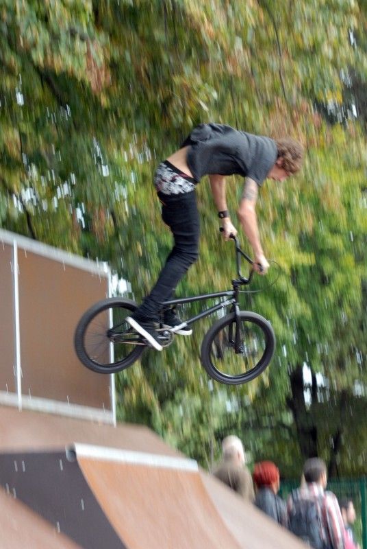 Po roce rekonstrukčních prací a stavebních úprav mohou Plzeňané od 24.9.2012 využívat další relaxační zónu v blízkosti centrální části města. Výrazná proměna území u soutoku řek Radbuzy a Mže nyní nabízí nevšední potenciál pro každodenní rekreaci a odpočinek. Projektem s celkovými náklady ve výši 71,6 milionu korun bez DPH se Plzni podařilo zhodnotit místo nejen z hlediska rekreačního a sportovního, ale i z hlediska ekologického a krajinného. Revitalizace území Štruncových sadů naplnila jednu z klíčových investic do kulturní a volnočasové infrastruktury spojené s projektem Plzeň – Evropské hlavní město kultury 2015.