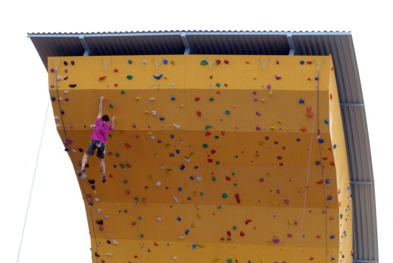 Po roce rekonstrukčních prací a stavebních úprav mohou Plzeňané od 24.9.2012 využívat další relaxační zónu v blízkosti centrální části města. Výrazná proměna území u soutoku řek Radbuzy a Mže nyní nabízí nevšední potenciál pro každodenní rekreaci a odpočinek. Projektem s celkovými náklady ve výši 71,6 milionu korun bez DPH se Plzni podařilo zhodnotit místo nejen z hlediska rekreačního a sportovního, ale i z hlediska ekologického a krajinného. Revitalizace území Štruncových sadů naplnila jednu z klíčových investic do kulturní a volnočasové infrastruktury spojené s projektem Plzeň – Evropské hlavní město kultury 2015.