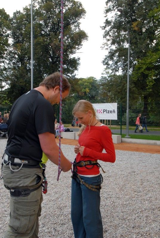 Po roce rekonstrukčních prací a stavebních úprav mohou Plzeňané od 24.9.2012 využívat další relaxační zónu v blízkosti centrální části města. Výrazná proměna území u soutoku řek Radbuzy a Mže nyní nabízí nevšední potenciál pro každodenní rekreaci a odpočinek. Projektem s celkovými náklady ve výši 71,6 milionu korun bez DPH se Plzni podařilo zhodnotit místo nejen z hlediska rekreačního a sportovního, ale i z hlediska ekologického a krajinného. Revitalizace území Štruncových sadů naplnila jednu z klíčových investic do kulturní a volnočasové infrastruktury spojené s projektem Plzeň – Evropské hlavní město kultury 2015.