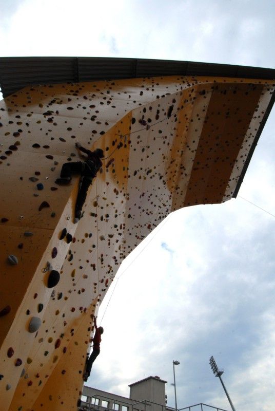 Po roce rekonstrukčních prací a stavebních úprav mohou Plzeňané od 24.9.2012 využívat další relaxační zónu v blízkosti centrální části města. Výrazná proměna území u soutoku řek Radbuzy a Mže nyní nabízí nevšední potenciál pro každodenní rekreaci a odpočinek. Projektem s celkovými náklady ve výši 71,6 milionu korun bez DPH se Plzni podařilo zhodnotit místo nejen z hlediska rekreačního a sportovního, ale i z hlediska ekologického a krajinného. Revitalizace území Štruncových sadů naplnila jednu z klíčových investic do kulturní a volnočasové infrastruktury spojené s projektem Plzeň – Evropské hlavní město kultury 2015.